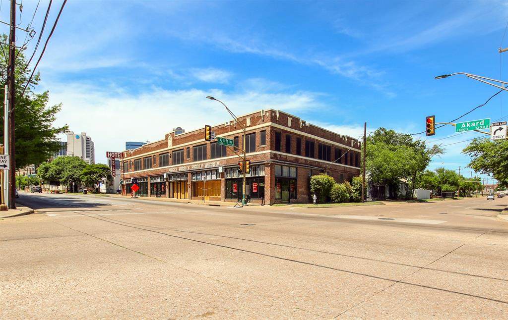 1108 Akard Street - Photo 1
