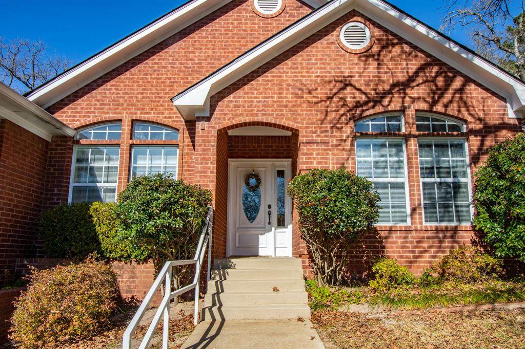 309 Crestview Lane - Photo 1