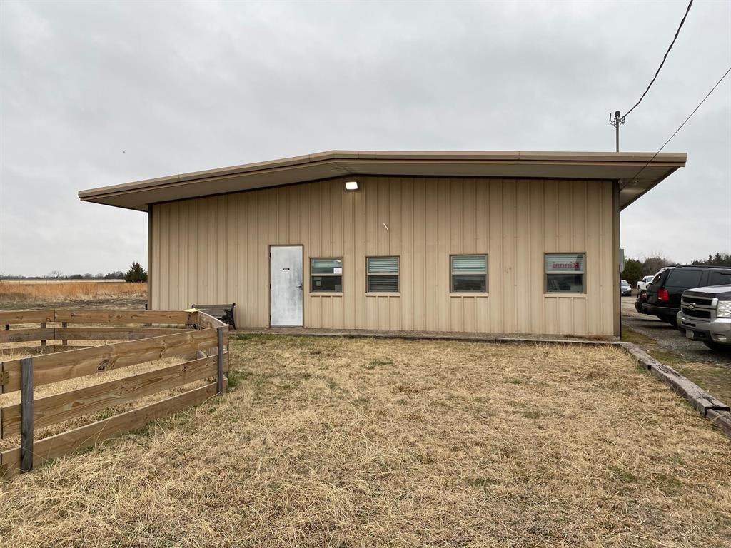 105 Airport Road - Photo 1