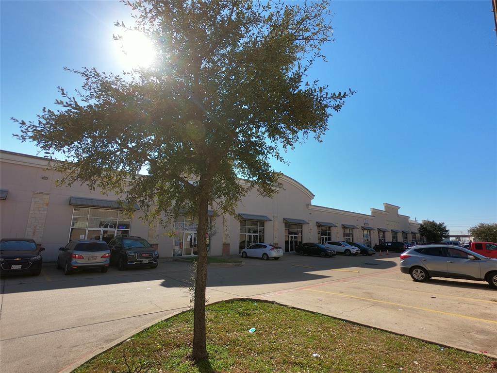 11532 Harry Hines Boulevard - Photo 1
