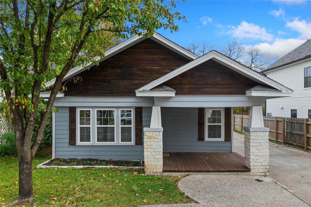 318 Montreal Avenue - Photo 1