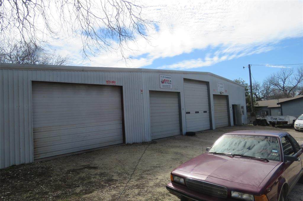 206 Watters Street - Photo 1
