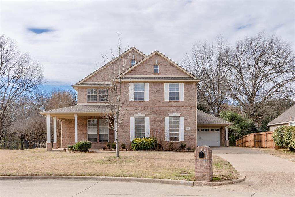 1118 Danbury Drive - Photo 1