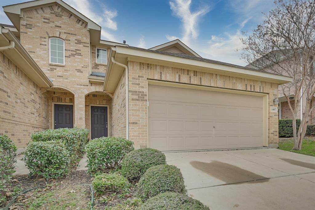 1407 Ravenwood Drive - Photo 1