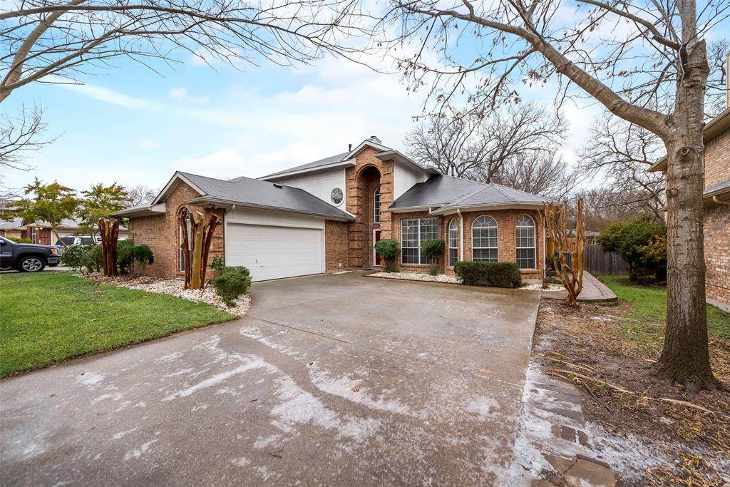 913 Wisperwood Drive - Photo 1