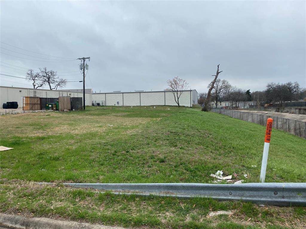 4371 Oakview Drive - Photo 1