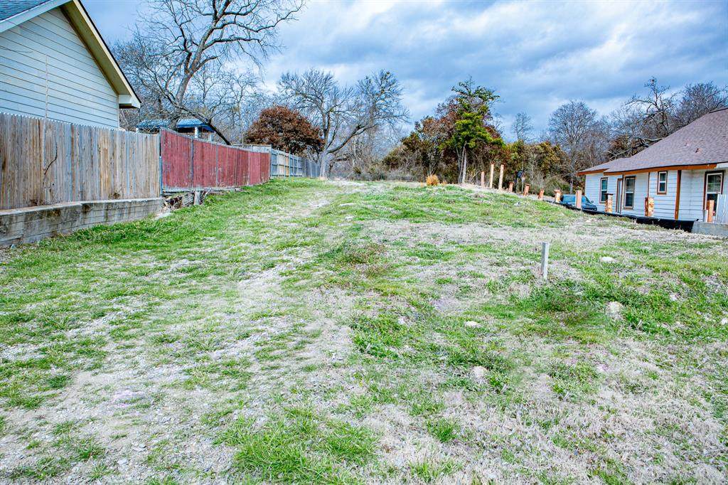 1715 Adelaide Drive - Photo 1