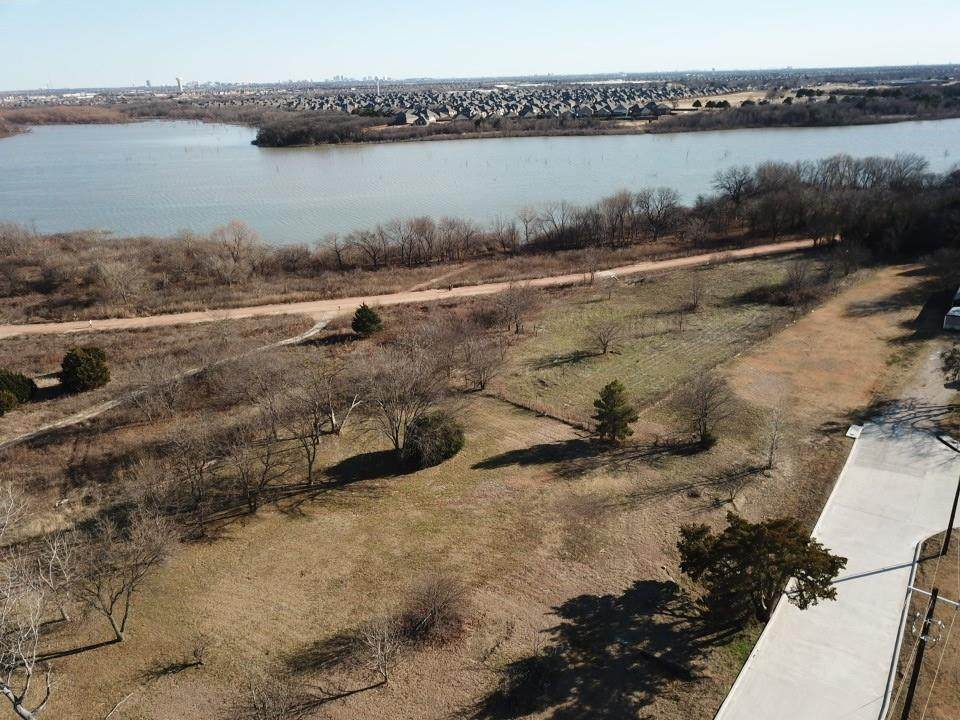706 Hillside Drive - Photo 1