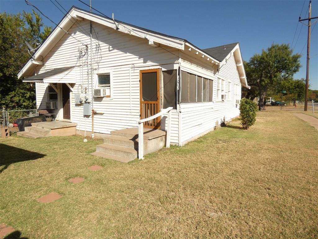 1002 Beech Street - Photo 1