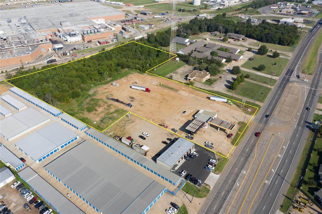 2805 Main Street - Photo 1