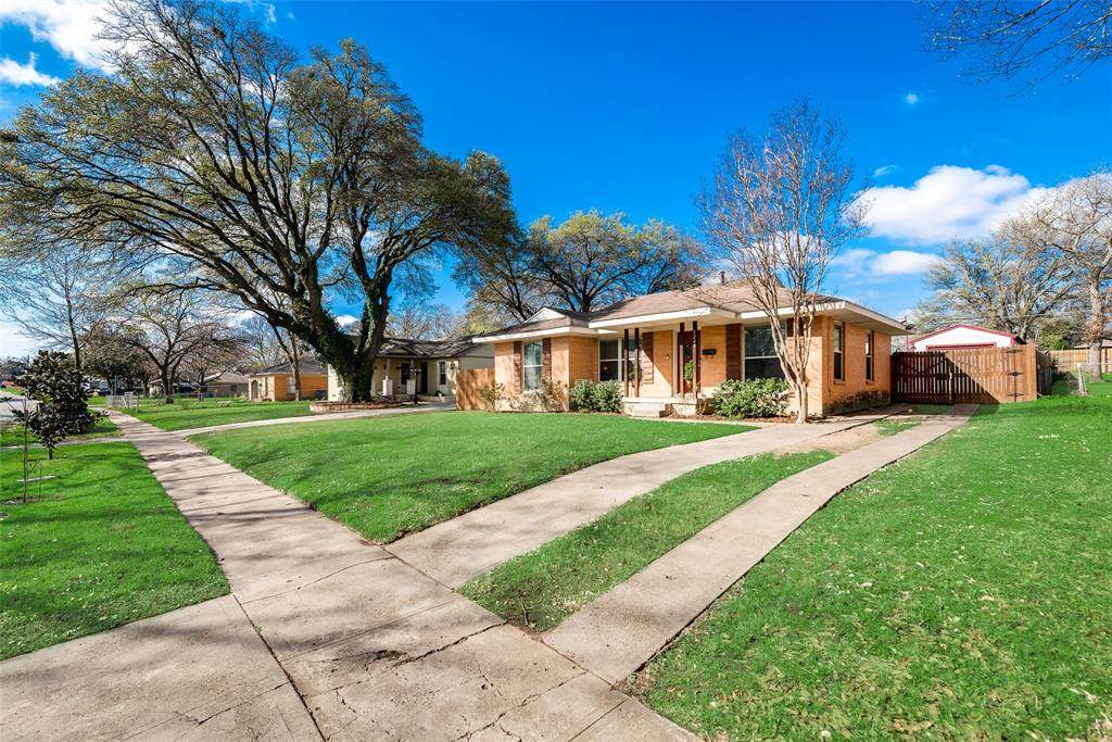 3241 Edgefield Avenue - Photo 1