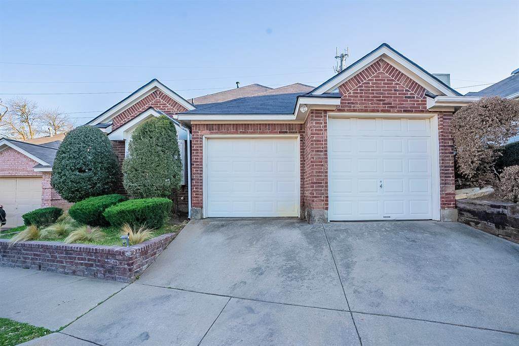 1224 Falcon Trail - Photo 1