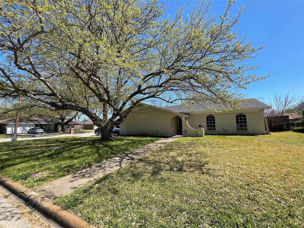 501 Edna Court - Photo 1