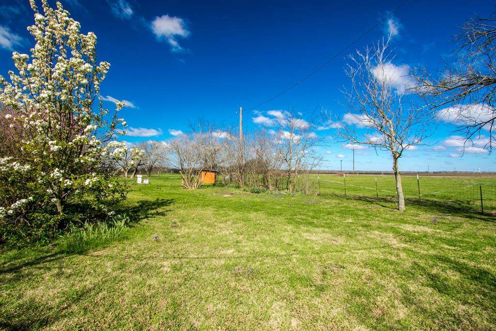 8870 County Road 678 - Photo 1