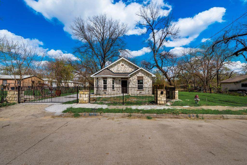2702 Springdale Street - Photo 1