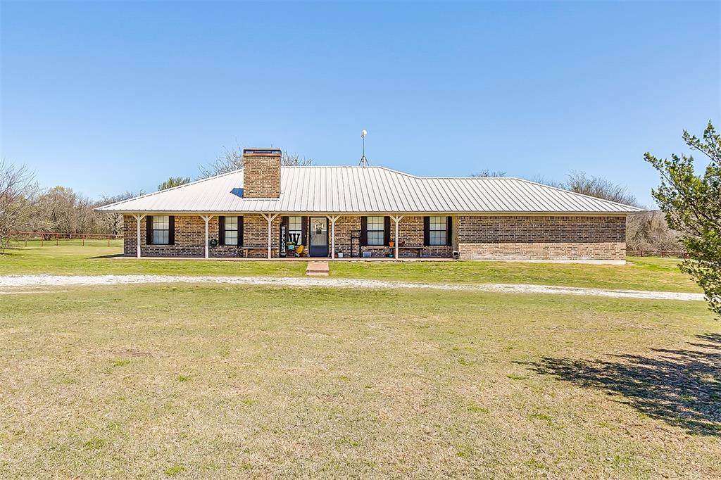 1202 Tanglewood Drive - Photo 1