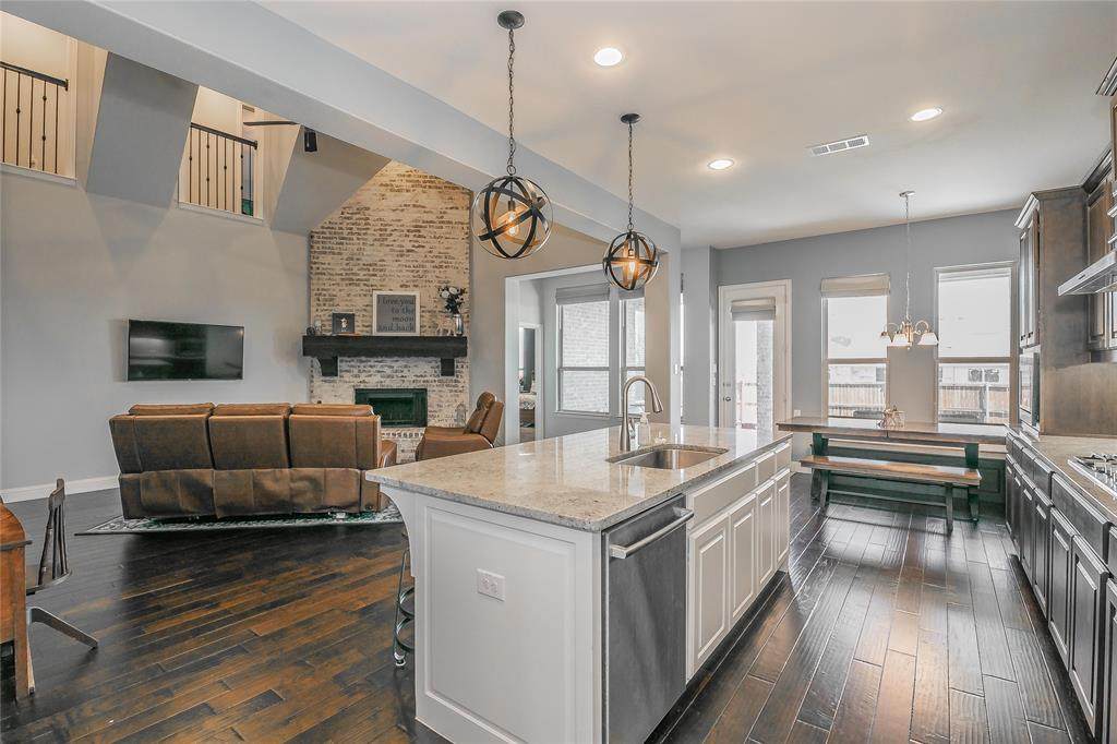 1100 Wedgewood Drive - Photo 1