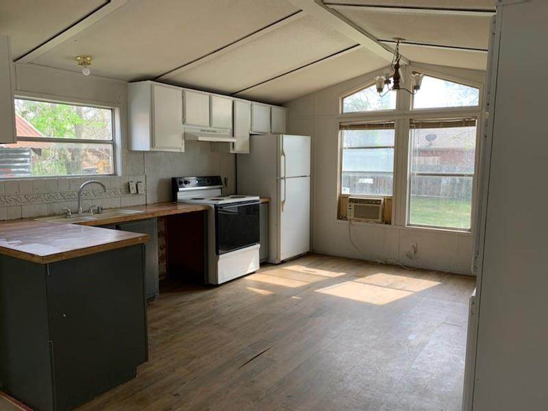 600 Nelson Street - Photo 1