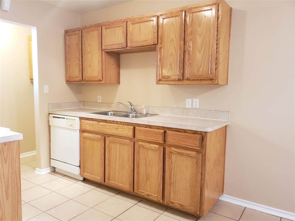 3008 Comanche Avenue - Photo 1
