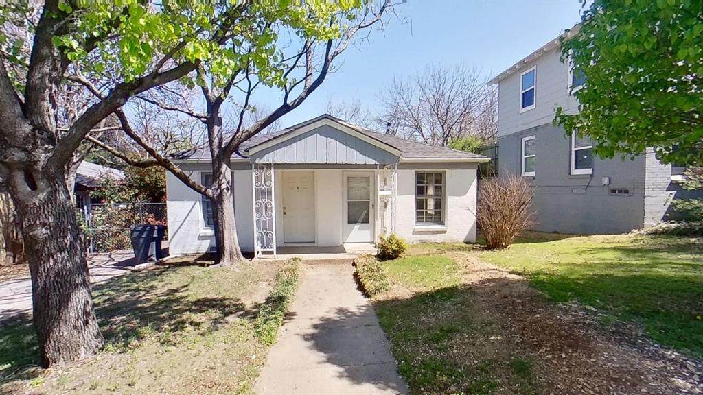 312 Montreal Avenue - Photo 1
