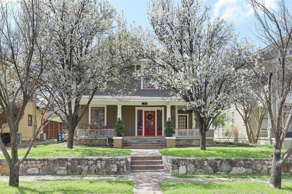 305 Edgefield Avenue - Photo 1