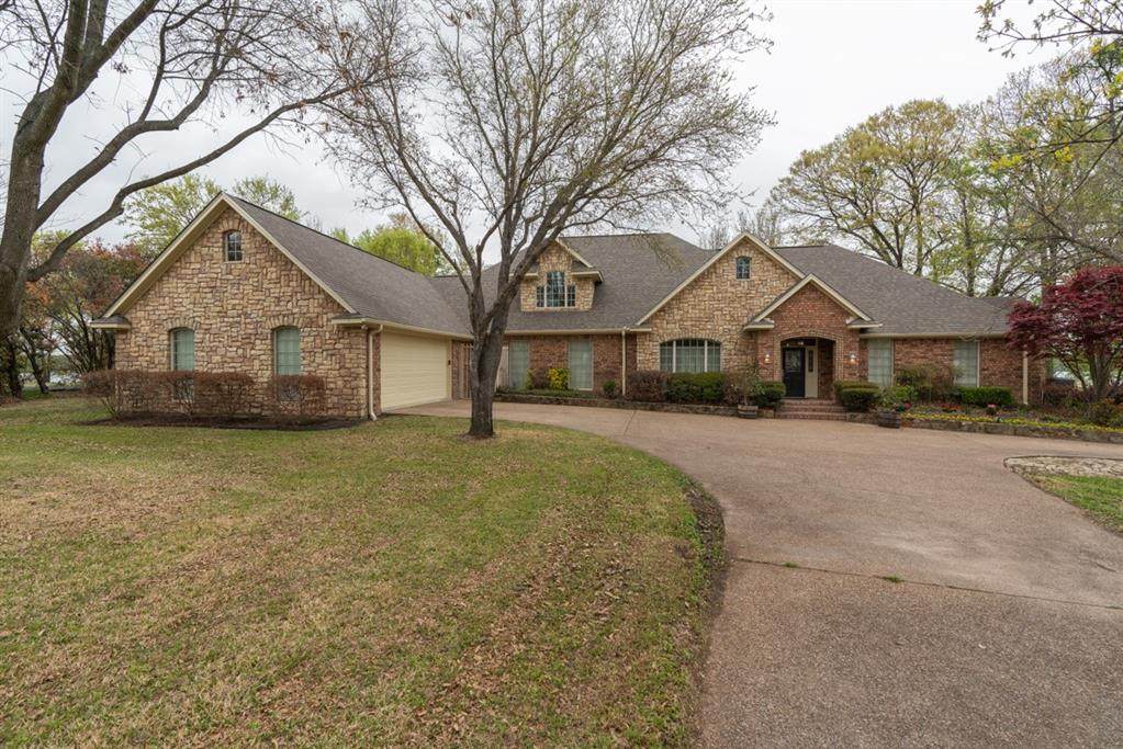 1027 Private Road 5937 - Photo 1