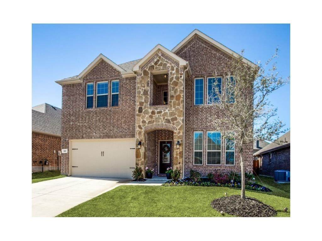 320 Whitman Drive - Photo 1