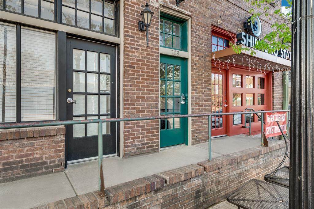 725 Magnolia Avenue - Photo 1