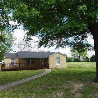 402 Edgar Street - Photo 1