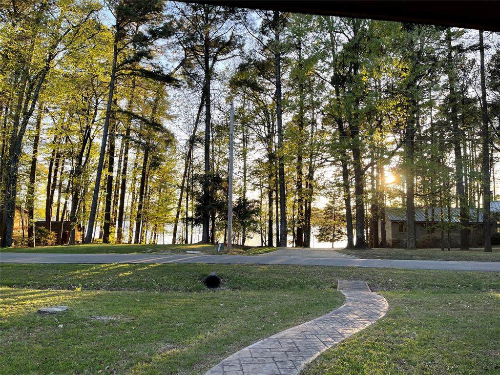 507 Windy Point Drive - Photo 1