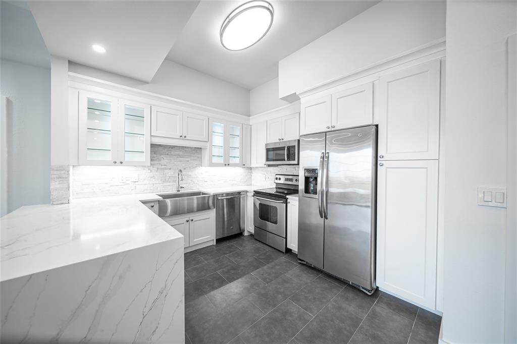3225 Turtle Creek Boulevard - Photo 1
