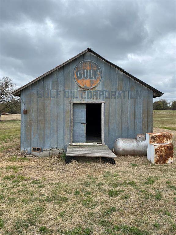 5866 County Road 252 - Photo 1