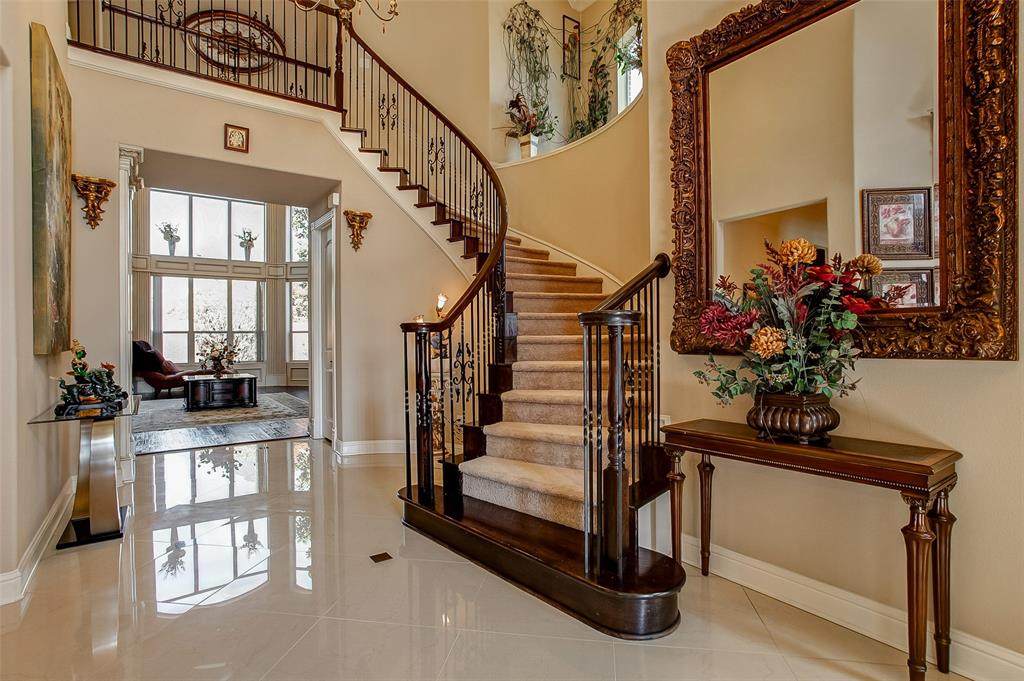 719 Chateaus Drive - Photo 1
