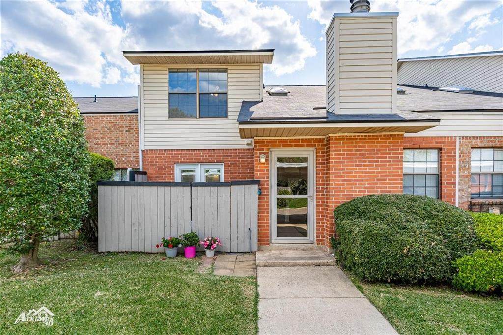 3636 Greenacres Drive - Photo 1