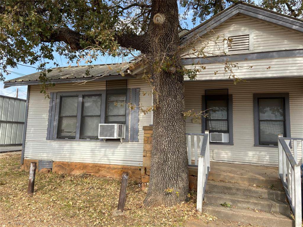 1112 Walker Street - Photo 1