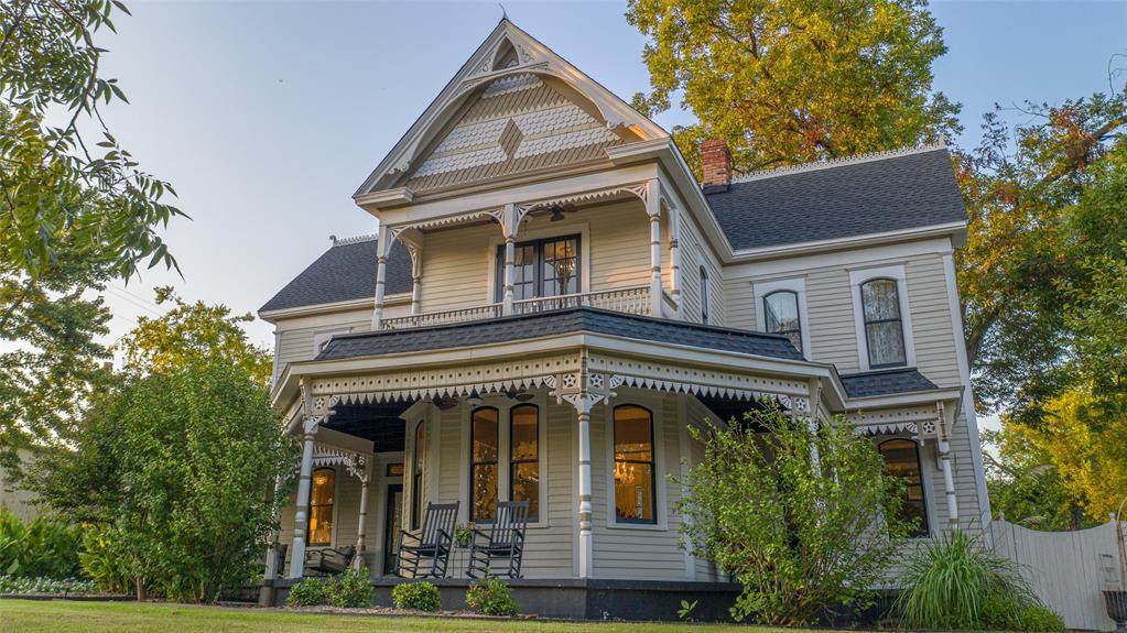 109 College Street - Photo 1