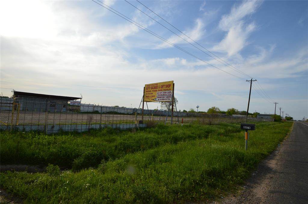 8874 Fm 751 - Photo 1