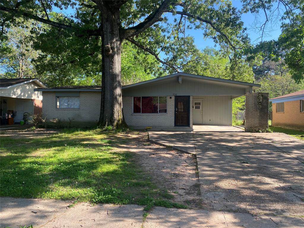706 Damaka Drive - Photo 1
