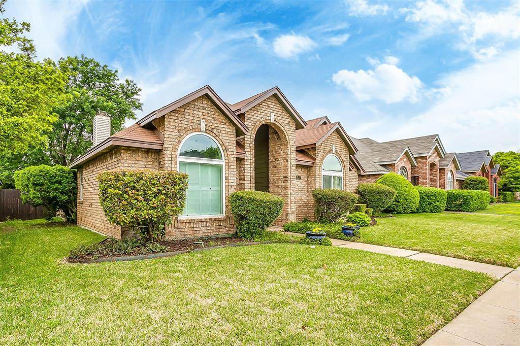 1537 Tuley Street - Photo 1