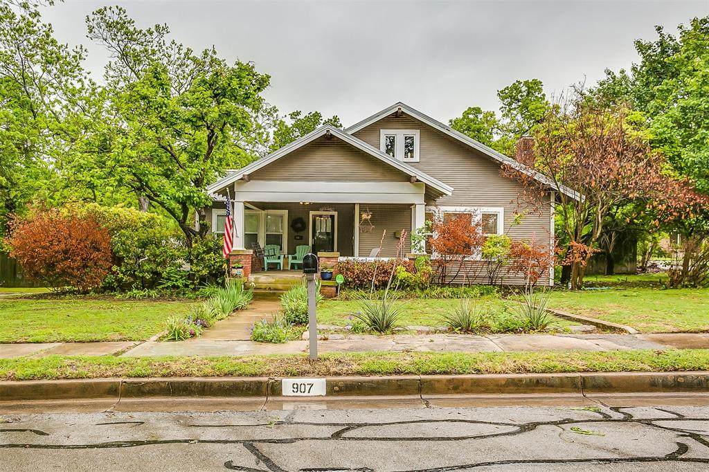 907 Spring Street - Photo 1