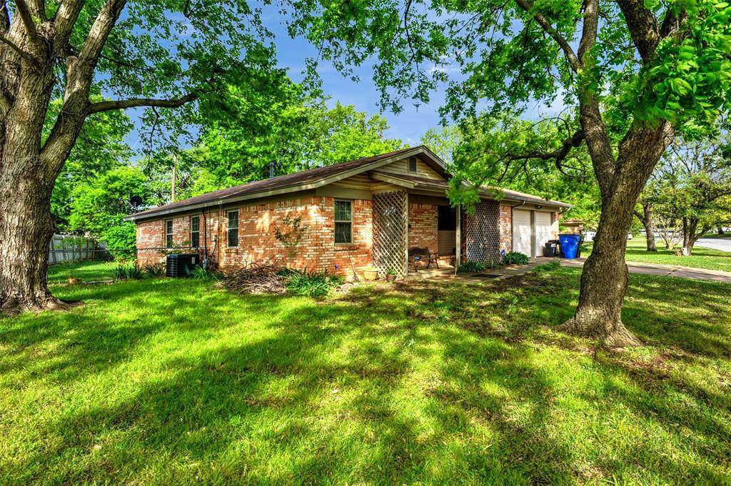 124 Imperial Drive - Photo 1