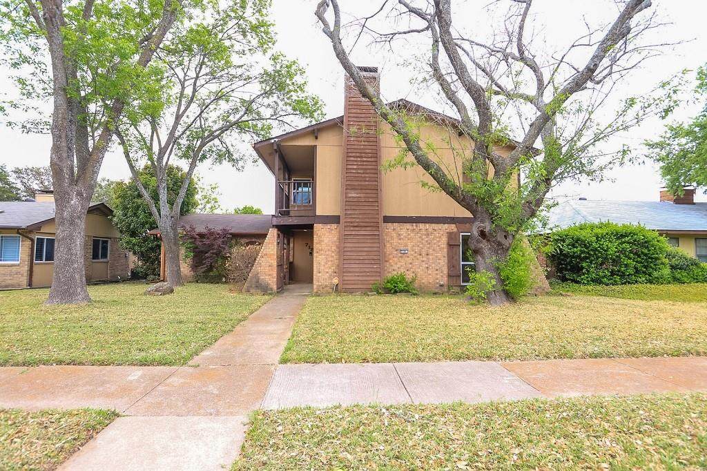 718 Villa Ridge Drive - Photo 1