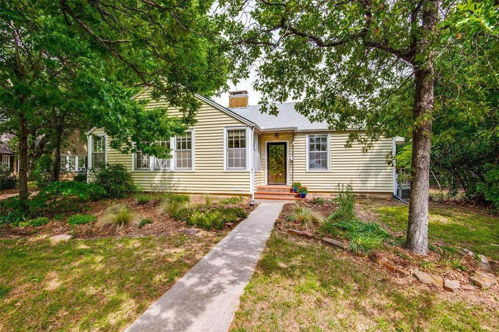 2220 Locust Street - Photo 1