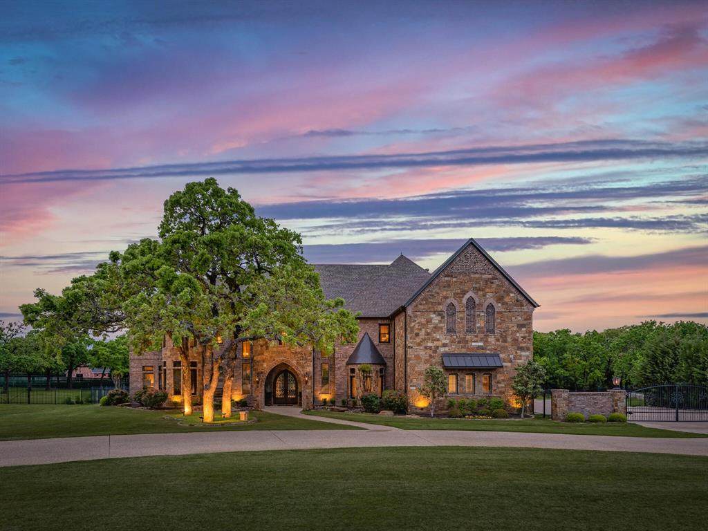 7217 Heritage Oaks Drive - Photo 1
