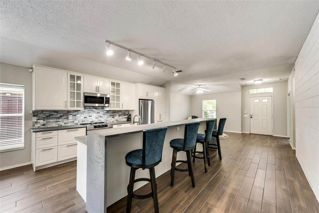 2802 Hillside Drive - Photo 1