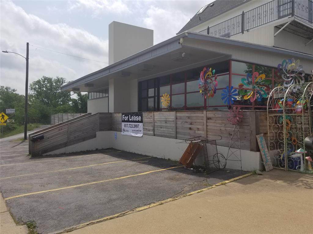 501 Dallas Street - Photo 1