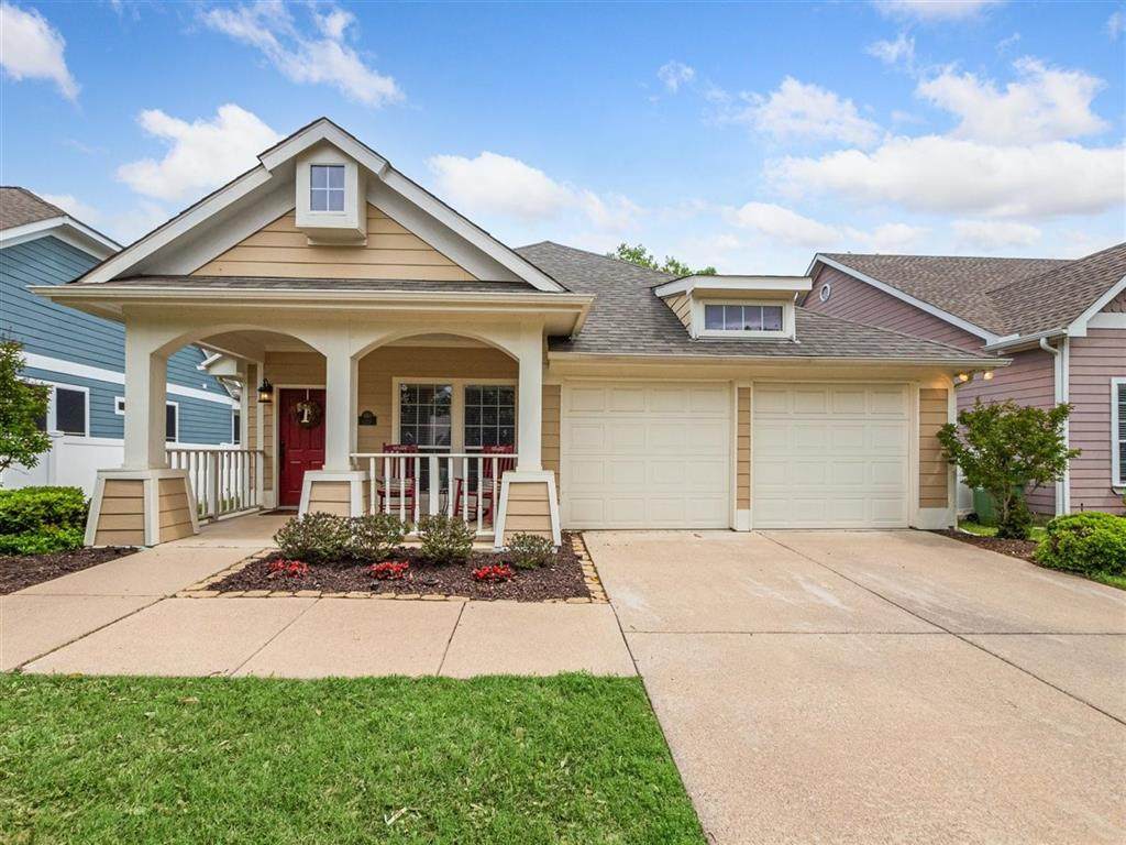 1319 Oakcrest Drive - Photo 1