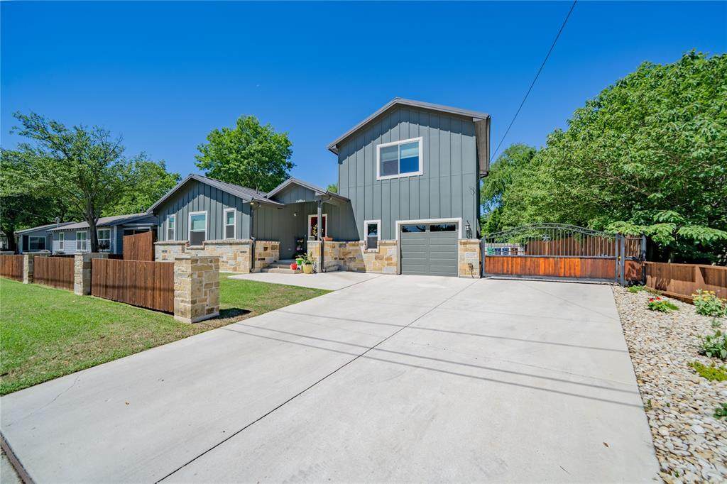 1005 Carroll Boulevard - Photo 1