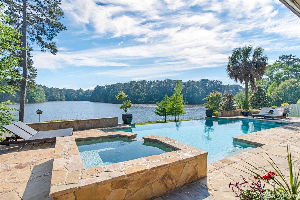 1086 Waters Edge Circle - Photo 1
