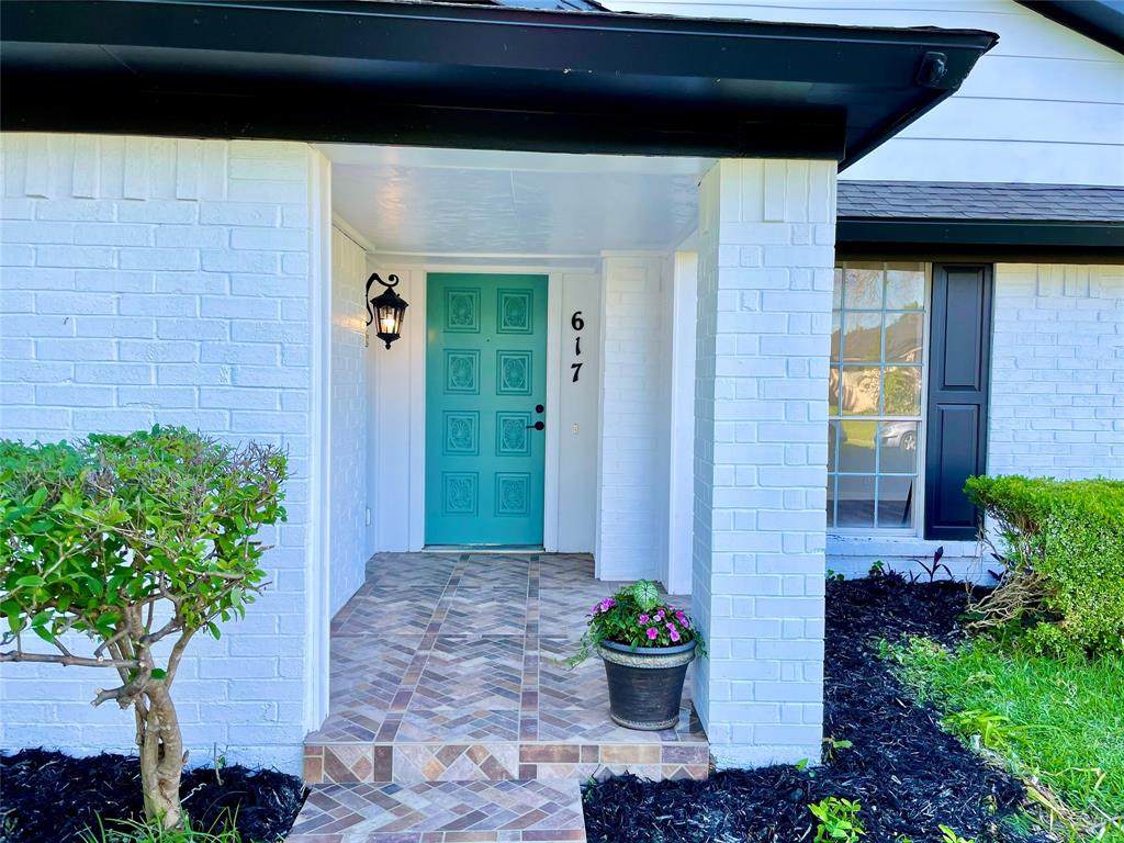 617 Perdido Drive - Photo 1